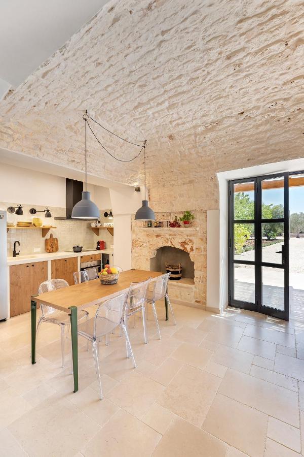 Vilaa Isa Beautiful Villa And Trullo In Остуни Экстерьер фото