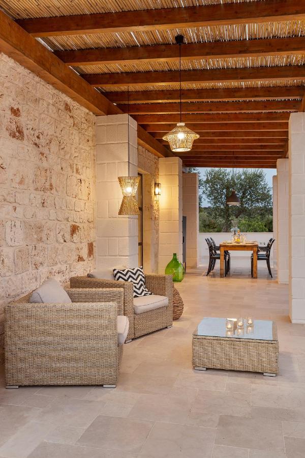 Vilaa Isa Beautiful Villa And Trullo In Остуни Экстерьер фото